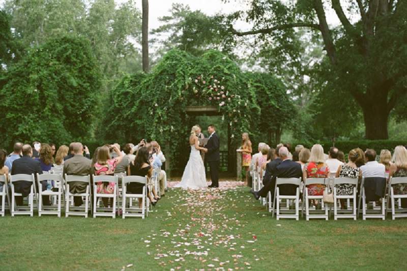 Casamento Econômico e Moderno