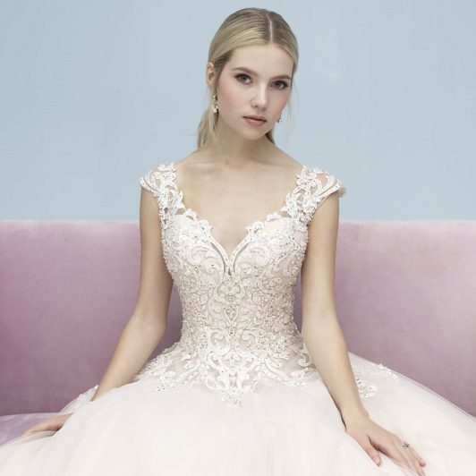 vestido de noiva com tule e renda