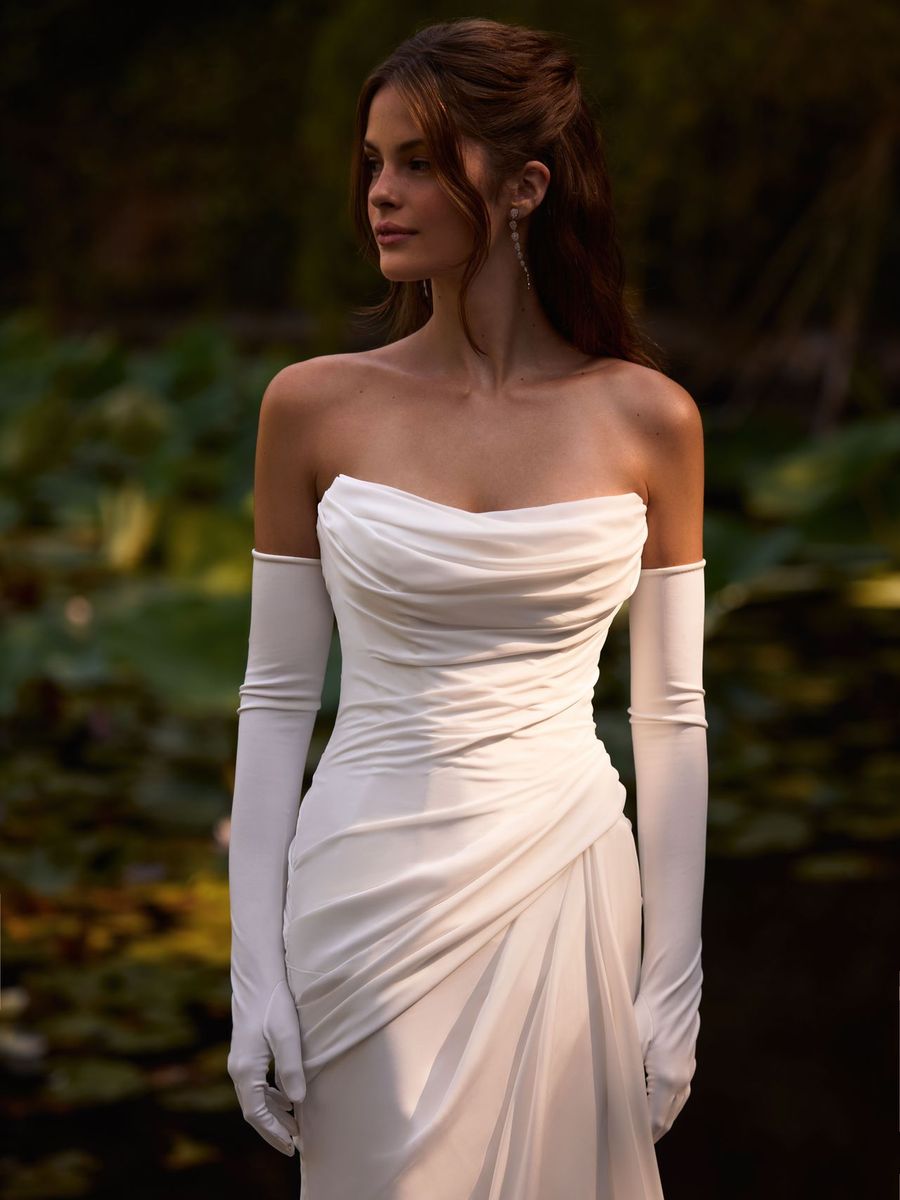Vestido de noiva Amika, sereia em crepe — Internovias, Ipanema, Rio de Janeiro — foto 2 de 4
