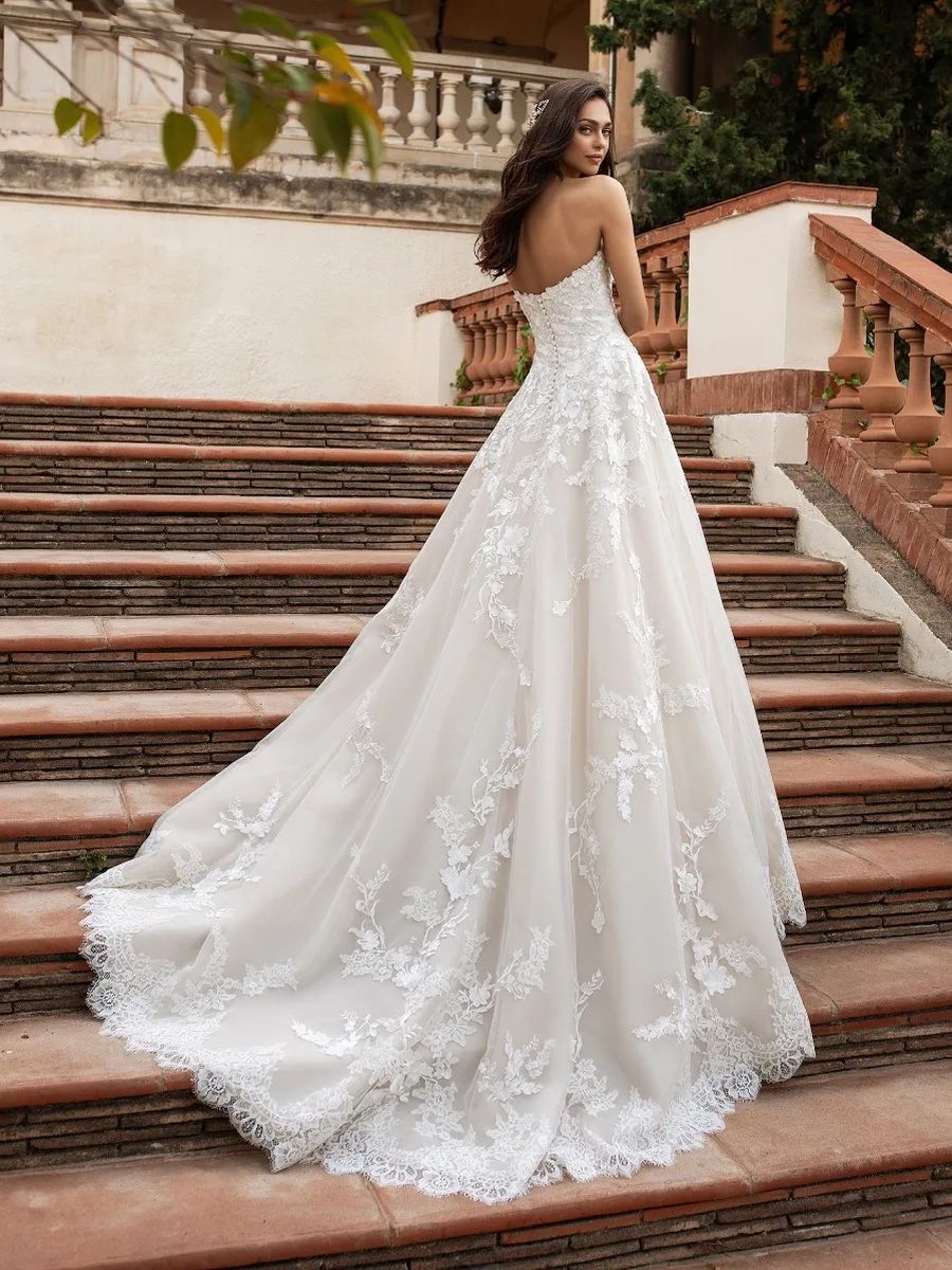 Vestido de noiva Elcira, princesa em renda bordada — Boutique de Noivas, Nova Iguaçu, Rio de Janeiro — foto 2 de 2
